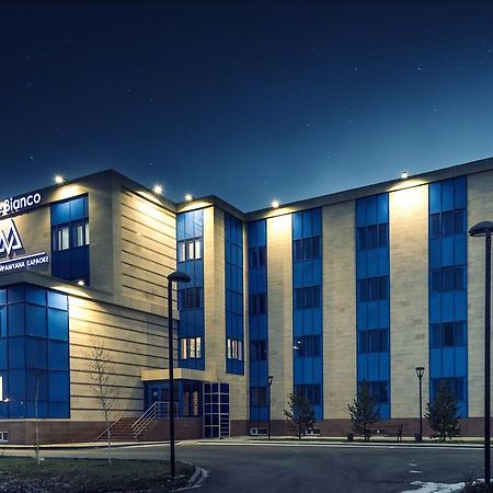 Monte Bianco Hotel & Spa Астана Екстериор снимка