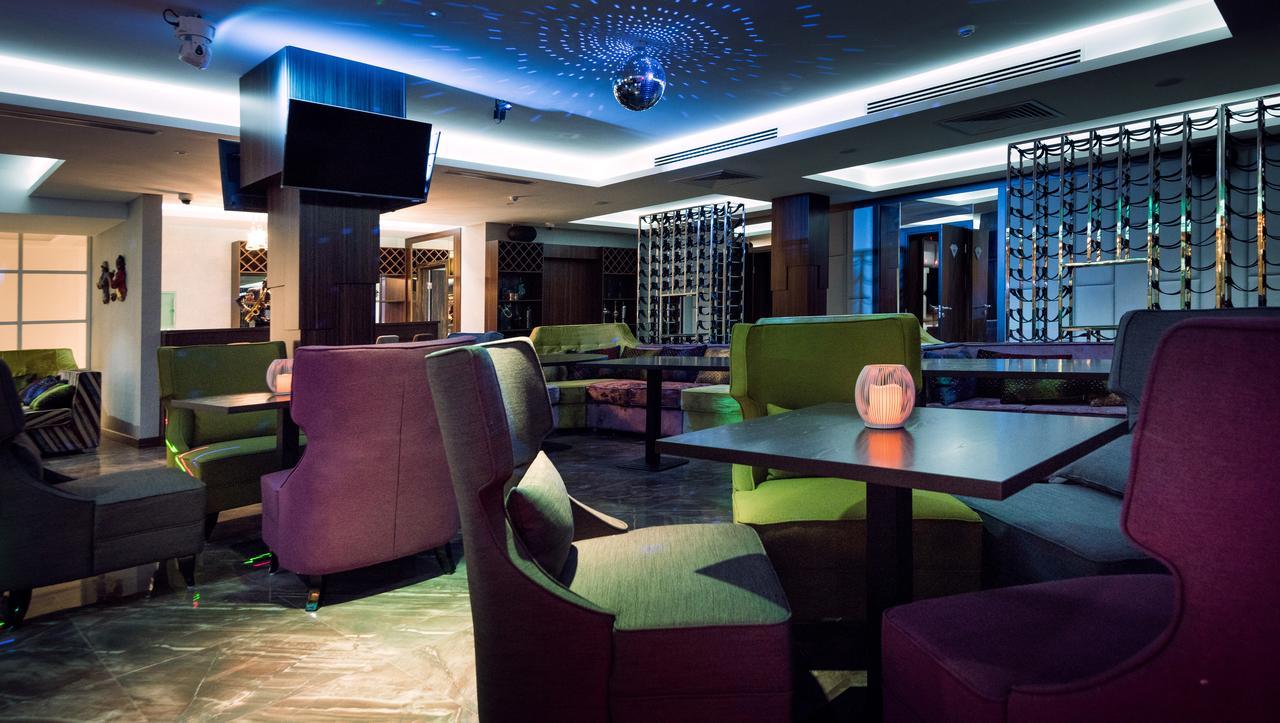 Monte Bianco Hotel & Spa Астана Екстериор снимка