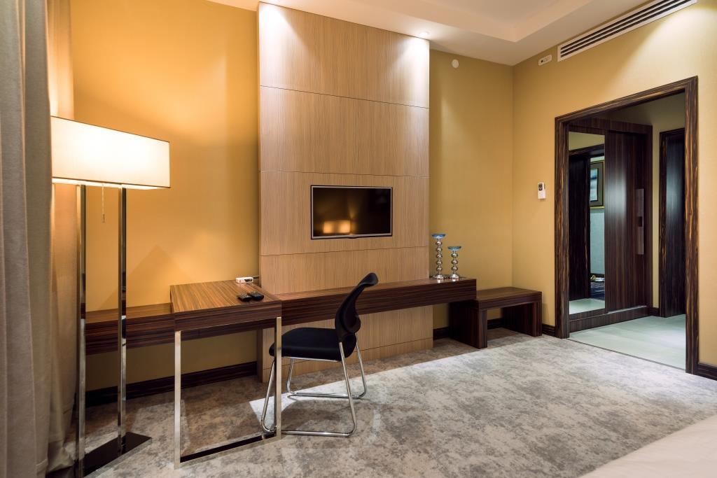 Monte Bianco Hotel & Spa Астана Екстериор снимка